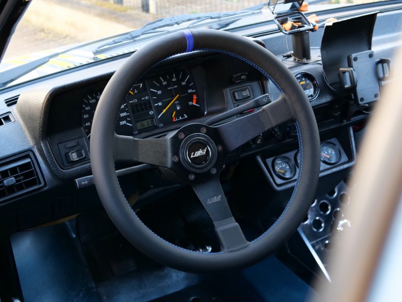 Preview: Set Luisi Mirage Sportlenkrad Leder schwarz geschüsselt & Nabe passend für Nissan Urvan 1986-2001 W2010